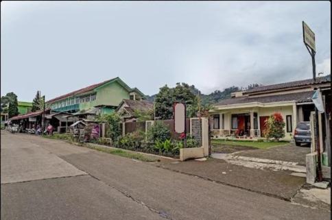 Adinda Homestay Lembang Zewnętrze zdjęcie