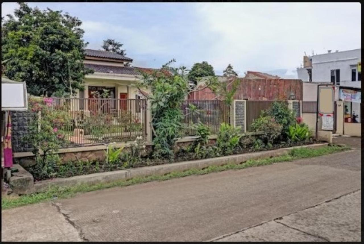 Adinda Homestay Lembang Zewnętrze zdjęcie